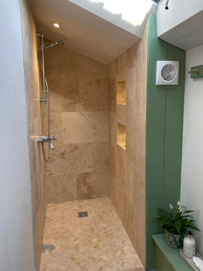 Hebe Cottage - Idyllic And Homely With Attention To Detail Atworth Екстериор снимка