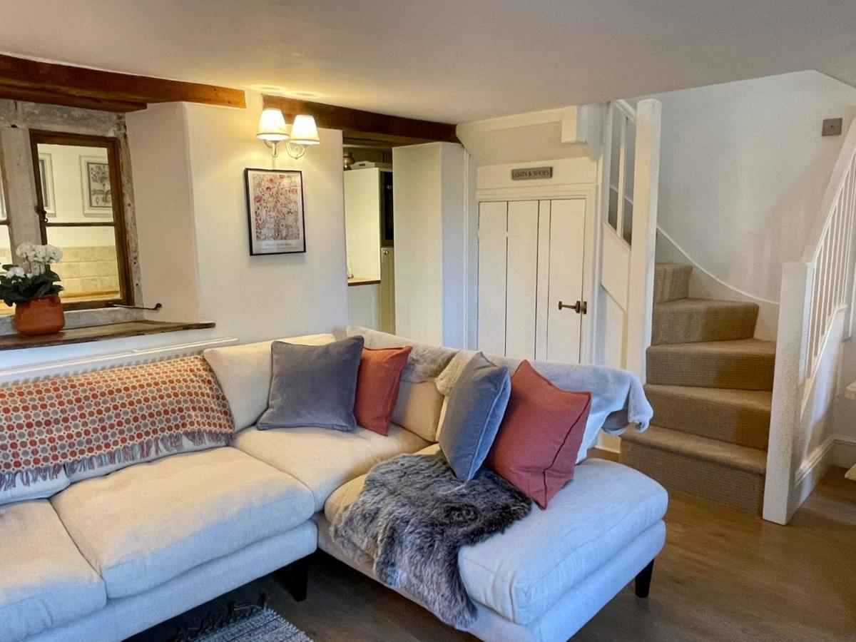 Hebe Cottage - Idyllic And Homely With Attention To Detail Atworth Екстериор снимка