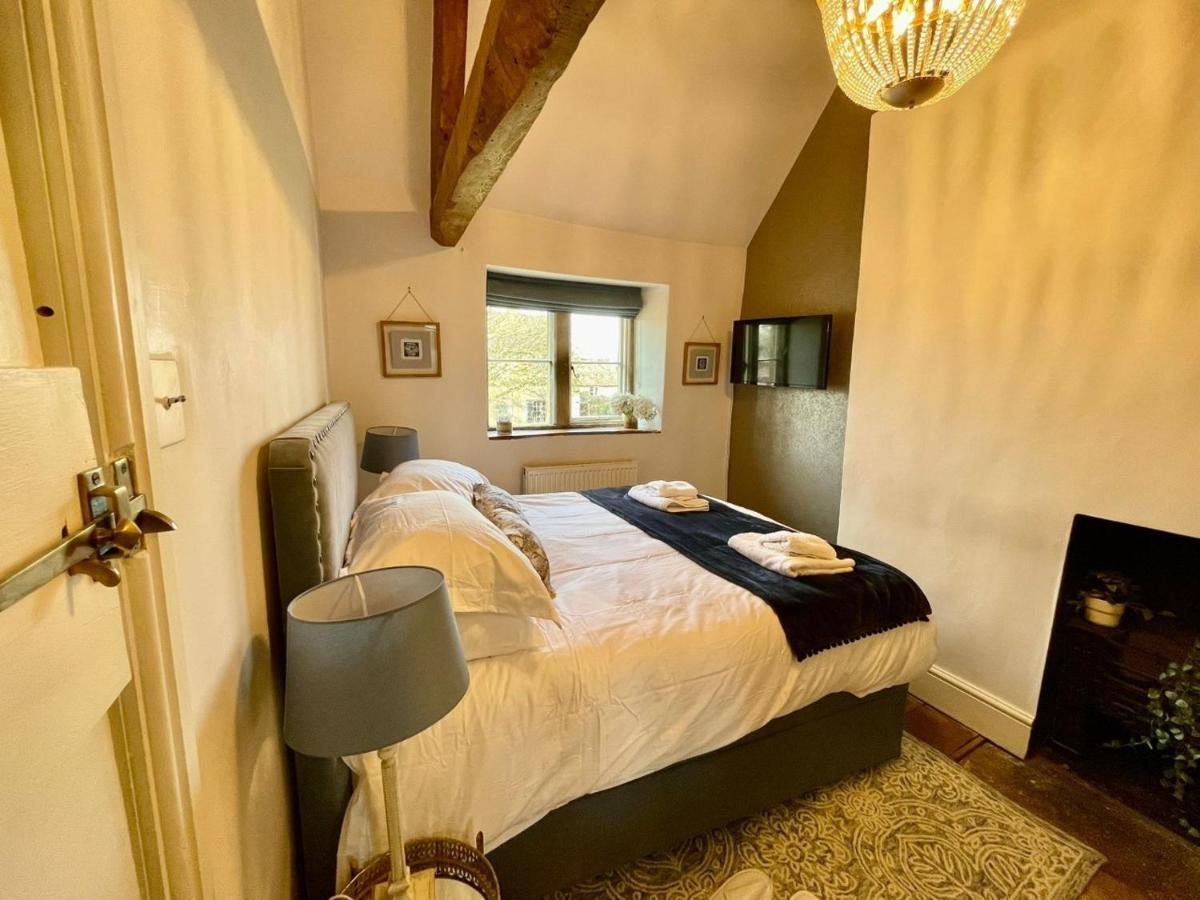 Hebe Cottage - Idyllic And Homely With Attention To Detail Atworth Екстериор снимка