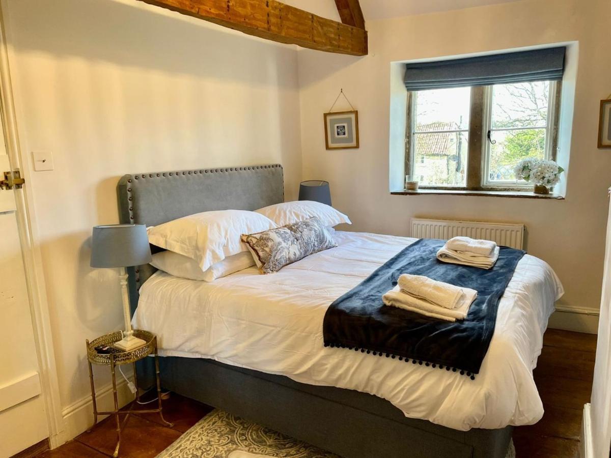 Hebe Cottage - Idyllic And Homely With Attention To Detail Atworth Екстериор снимка