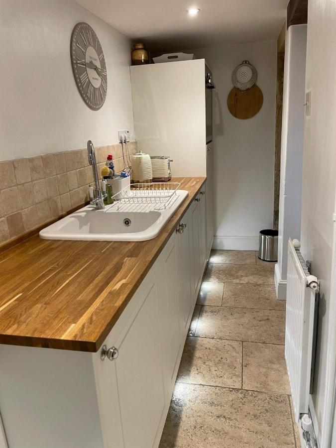 Hebe Cottage - Idyllic And Homely With Attention To Detail Atworth Екстериор снимка
