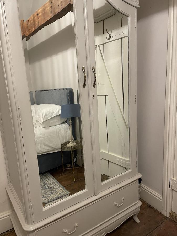 Hebe Cottage - Idyllic And Homely With Attention To Detail Atworth Екстериор снимка