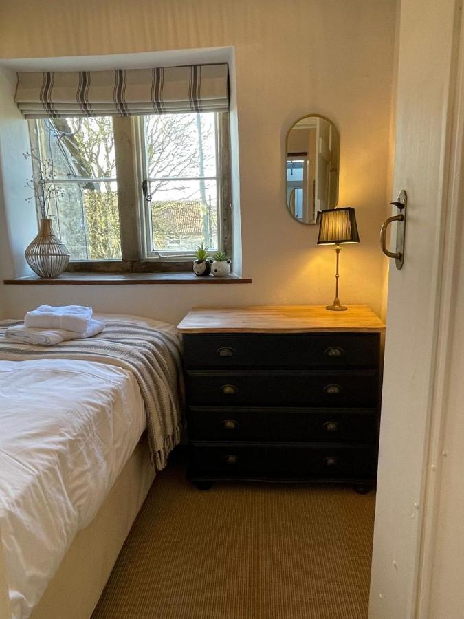 Hebe Cottage - Idyllic And Homely With Attention To Detail Atworth Екстериор снимка