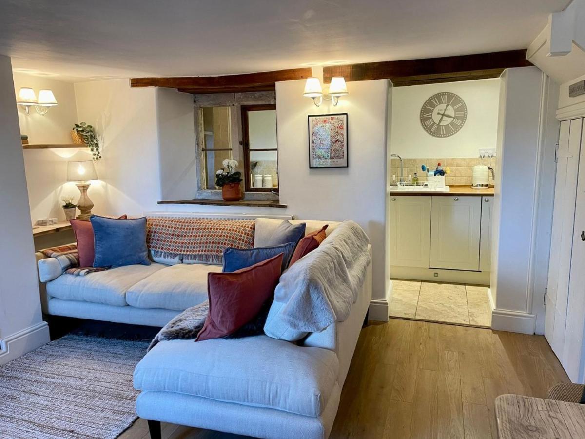 Hebe Cottage - Idyllic And Homely With Attention To Detail Atworth Екстериор снимка