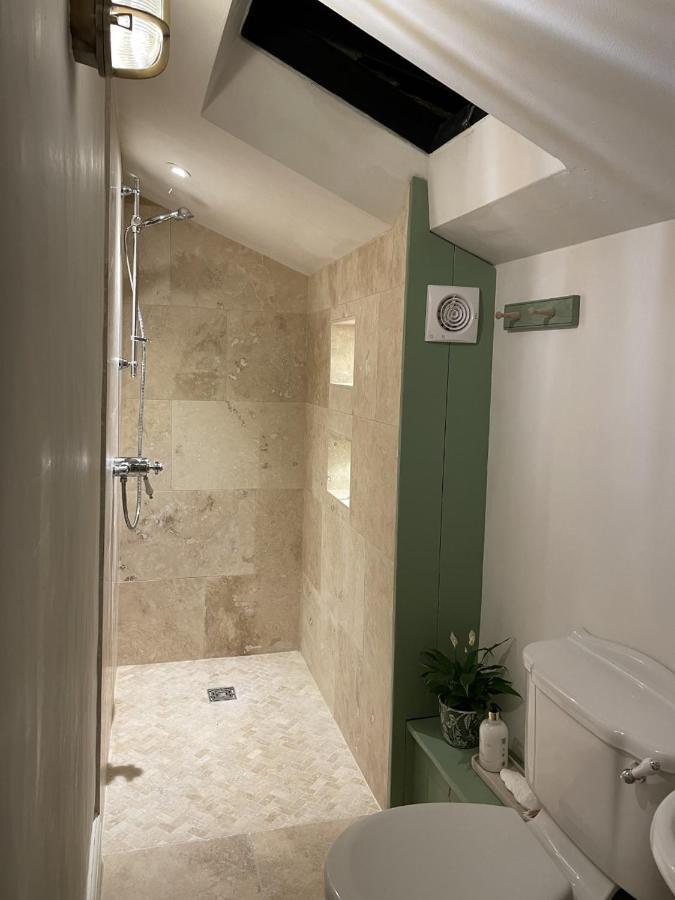 Hebe Cottage - Idyllic And Homely With Attention To Detail Atworth Екстериор снимка